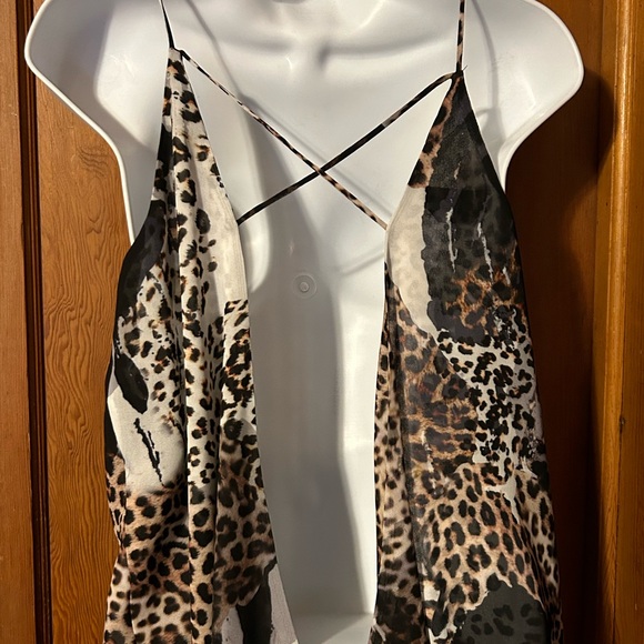 Bebe Woven Leopard Strap Back Tank Top - Picture 3 of 5